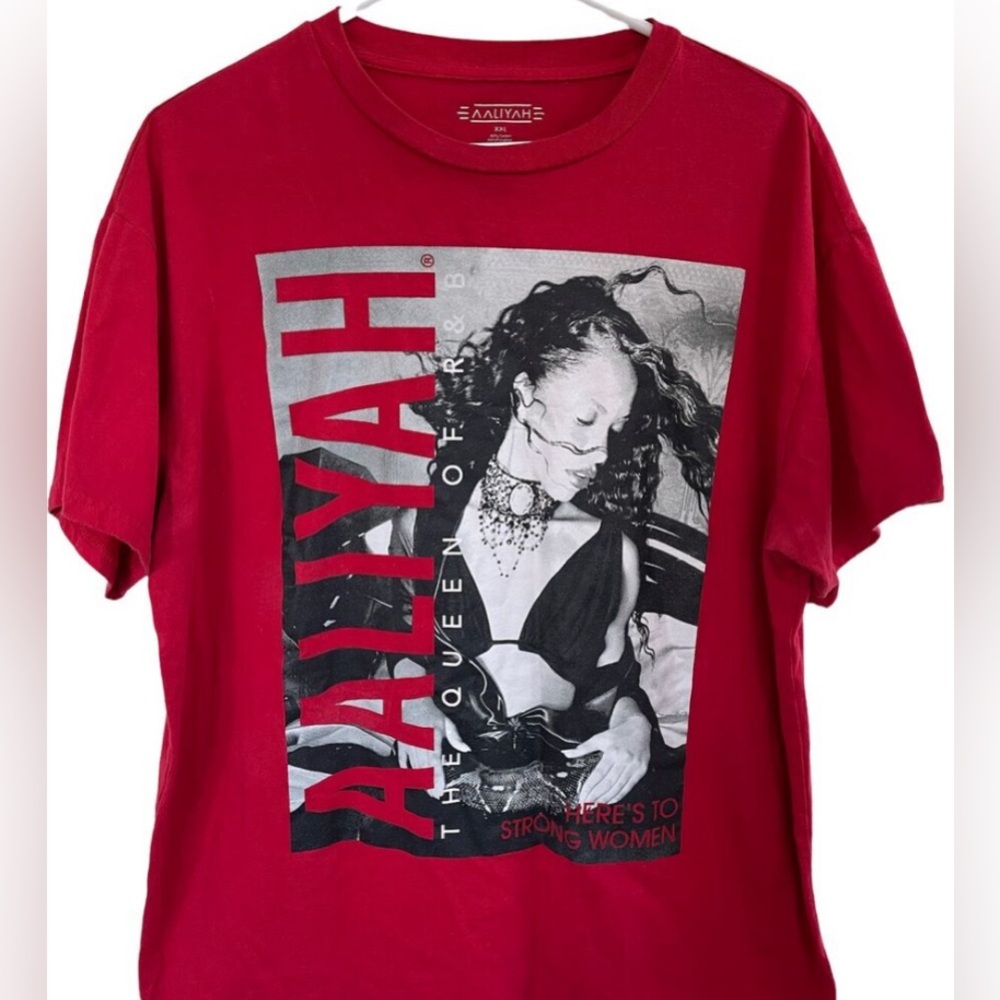 Aaliyah Tshirt women XS red black cotton polyester Queen